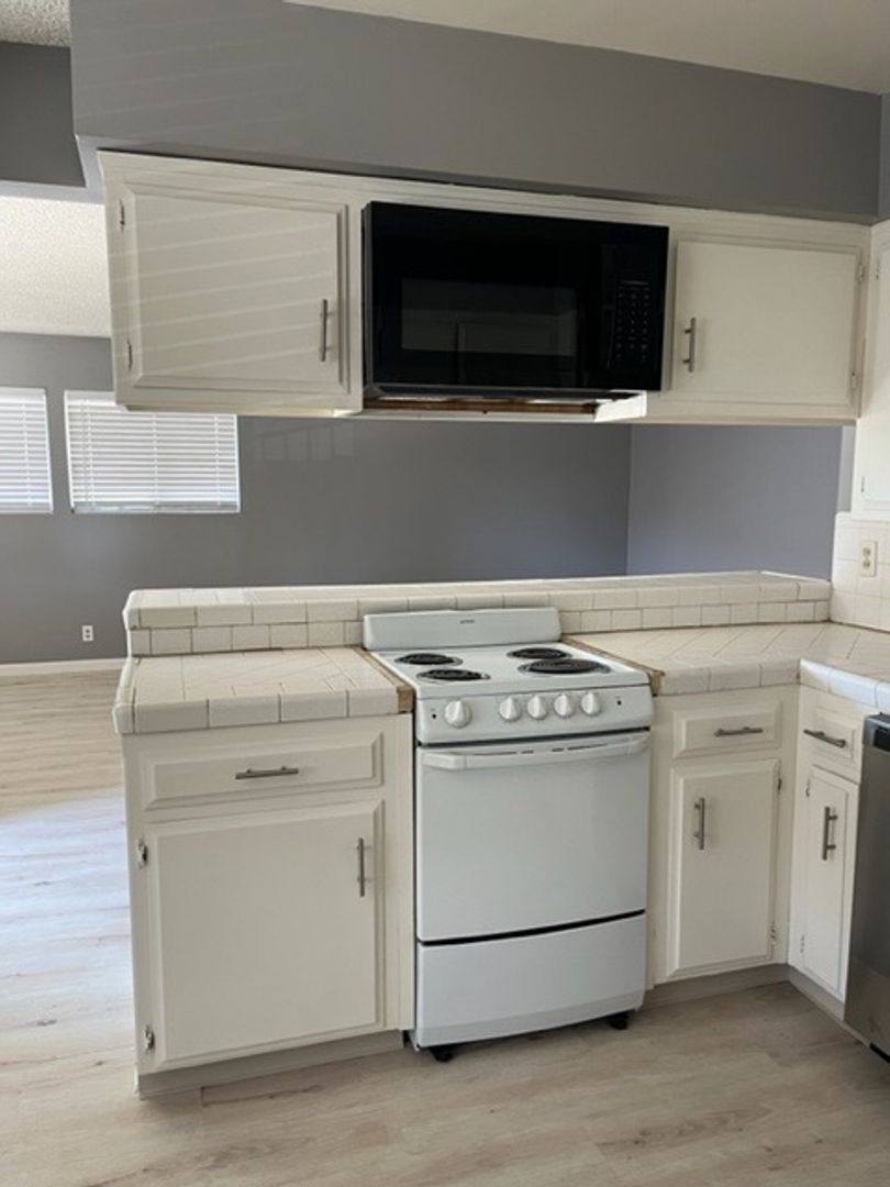 Apartment for rent at 6400 Stockdale Hwy, Units 1-4, Bakersfield, CA 93309