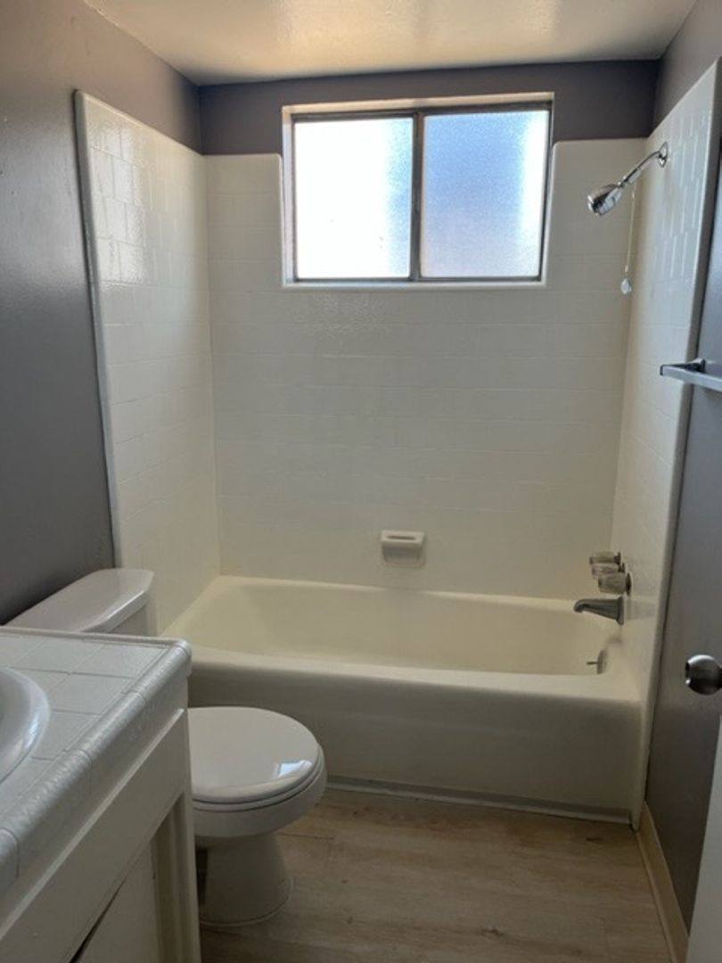 Apartment for rent at 6400 Stockdale Hwy, Units 1-4, Bakersfield, CA 93309