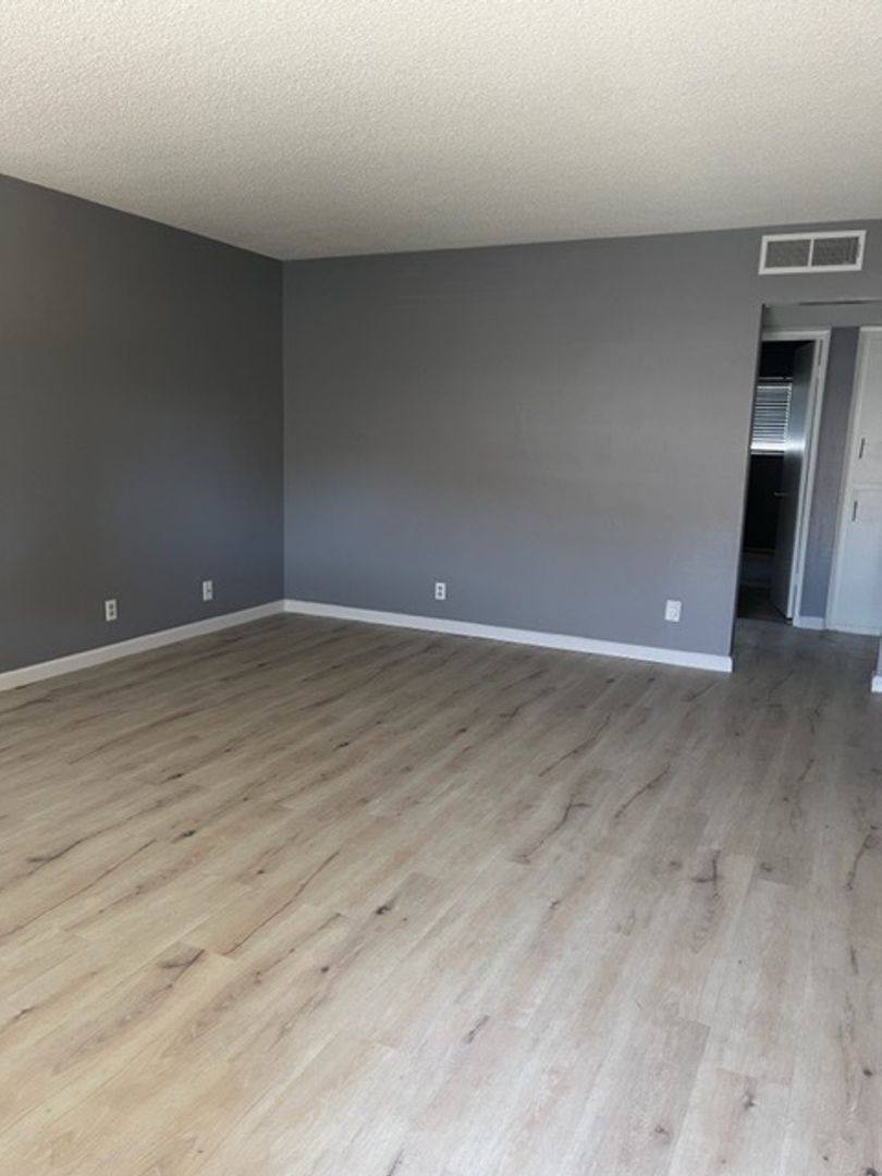Apartment for rent at 6400 Stockdale Hwy, Units 1-4, Bakersfield, CA 93309