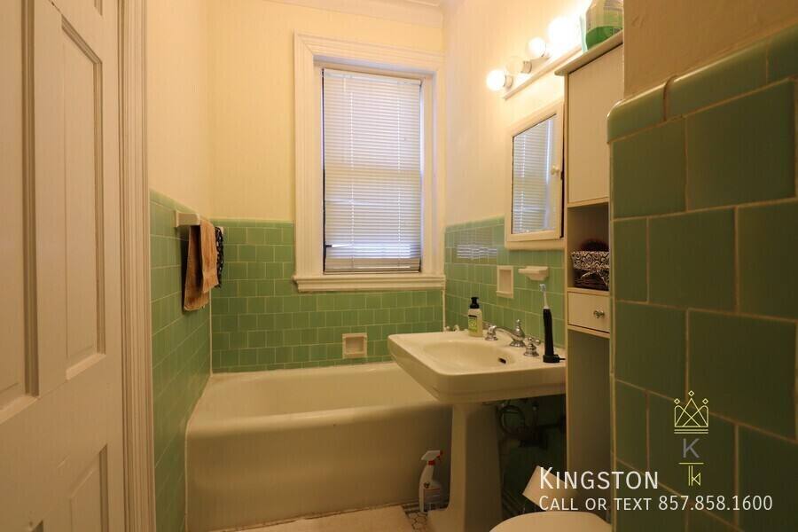 Apartment for rent at 24 Park St #2R, Brookline, MA 02446