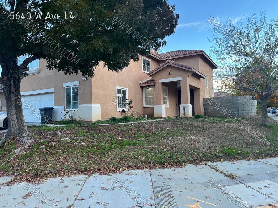 House for rent at 5640 W Ave #L4, Lancaster, CA 93536