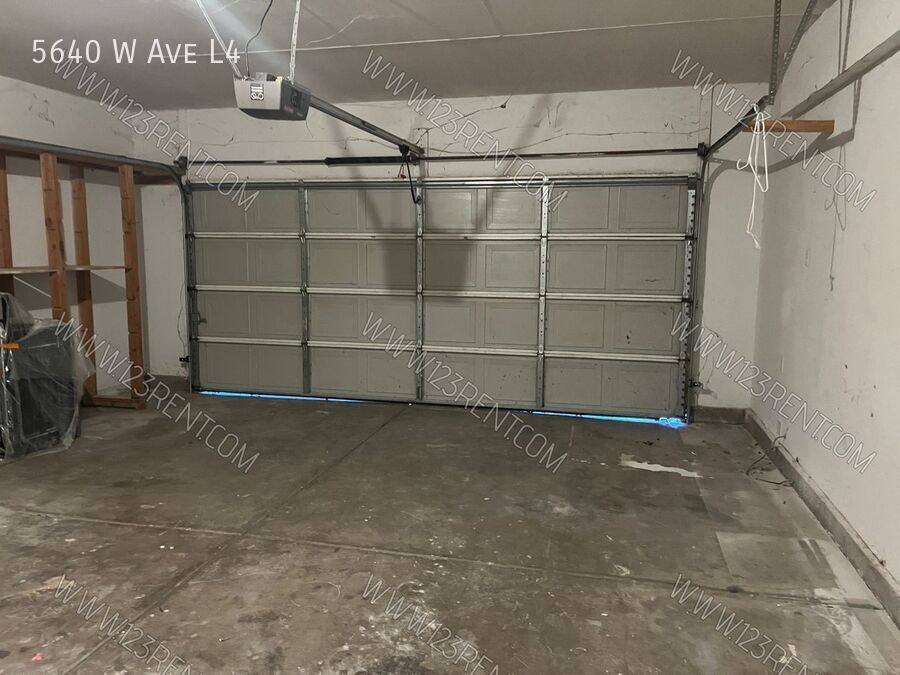 House for rent at 5640 W Ave #L4, Lancaster, CA 93536
