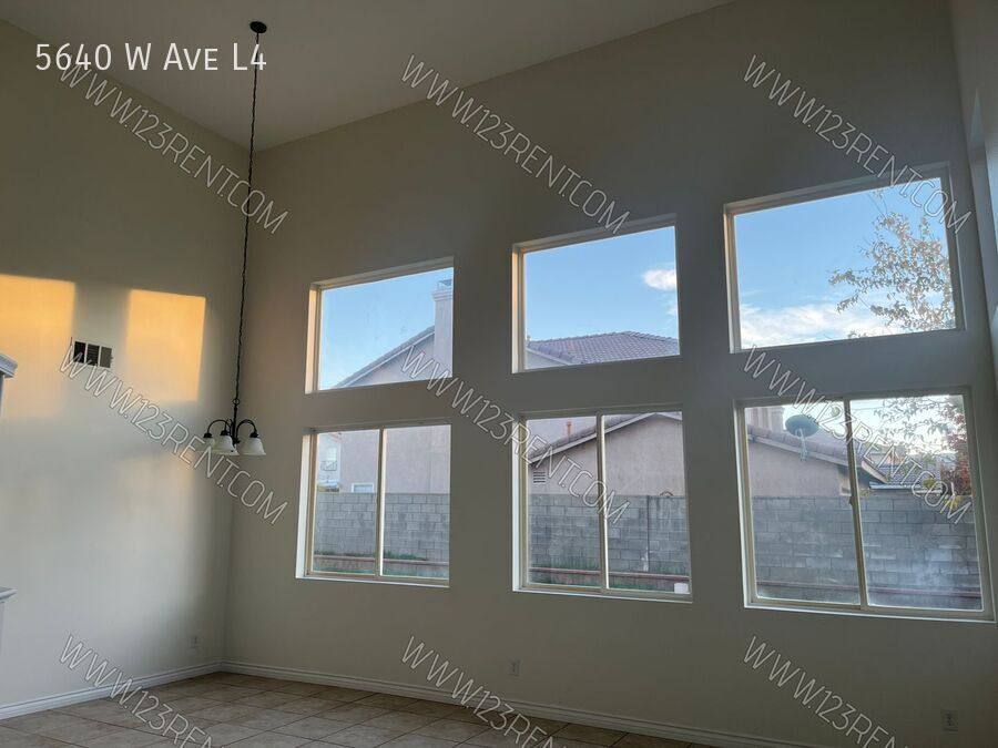 House for rent at 5640 W Ave #L4, Lancaster, CA 93536