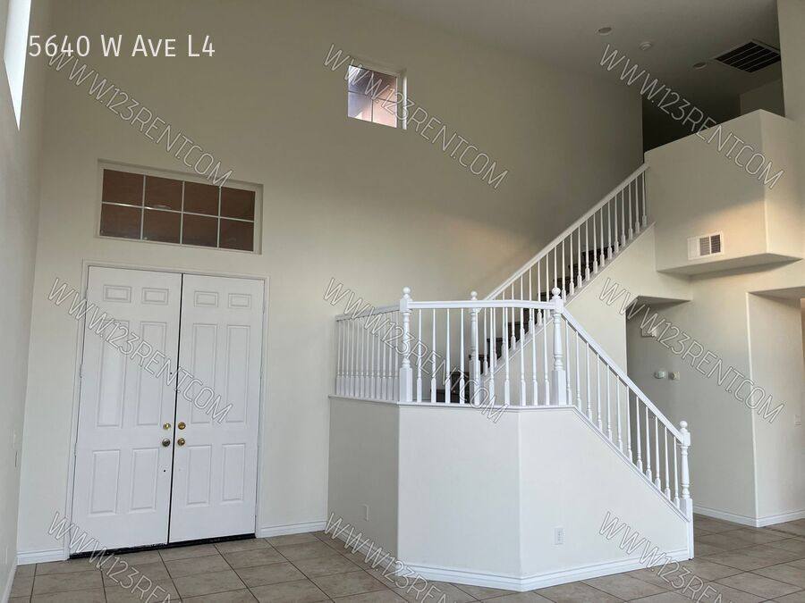 House for rent at 5640 W Ave #L4, Lancaster, CA 93536