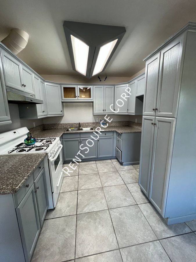 House for rent at 38728 17th St E, Palmdale, CA 93550