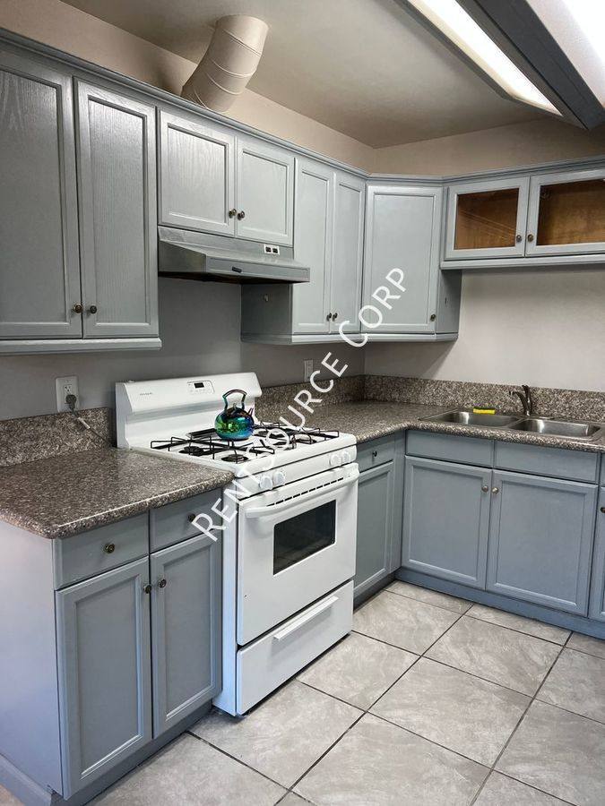House for rent at 38728 17th St E, Palmdale, CA 93550