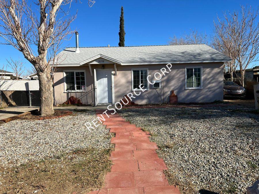 House for rent at 38728 17th St E, Palmdale, CA 93550