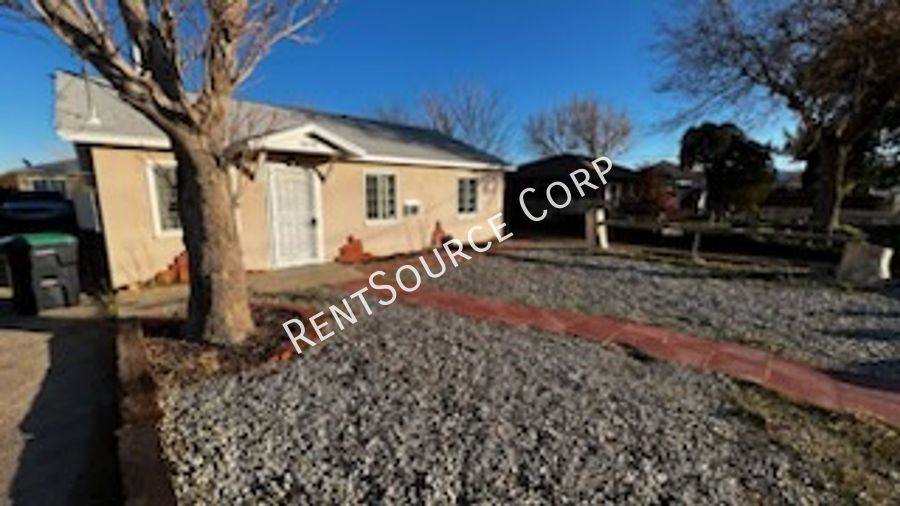 House for rent at 38728 17th St E, Palmdale, CA 93550