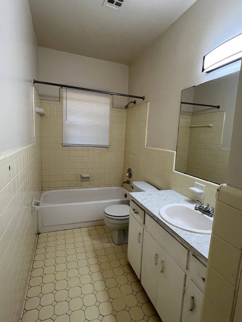 Apartment for rent at 2441 Price St, Montgomery, AL 36111