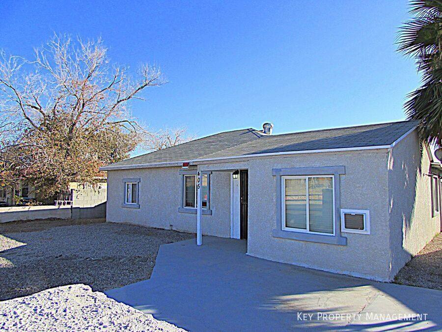 Apartment for rent at 405 S 15th St #B, Las Vegas, NV 89101