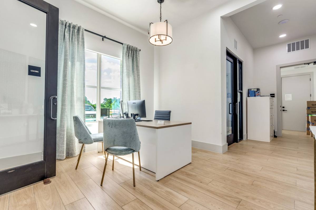 Apartment for rent at Palladium Houston Ella, 13420 Ella Blvd, Houston, TX 77067