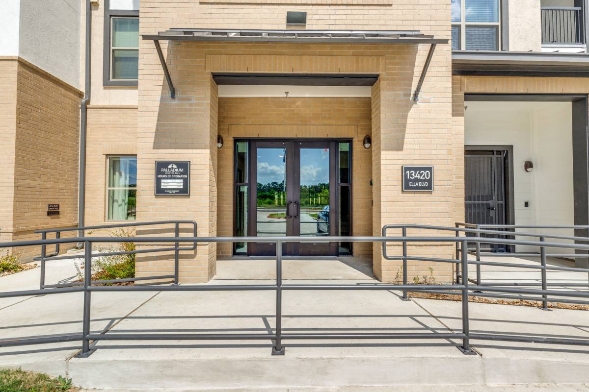 Apartment for rent at Palladium Houston Ella, 13420 Ella Blvd, Houston, TX 77067