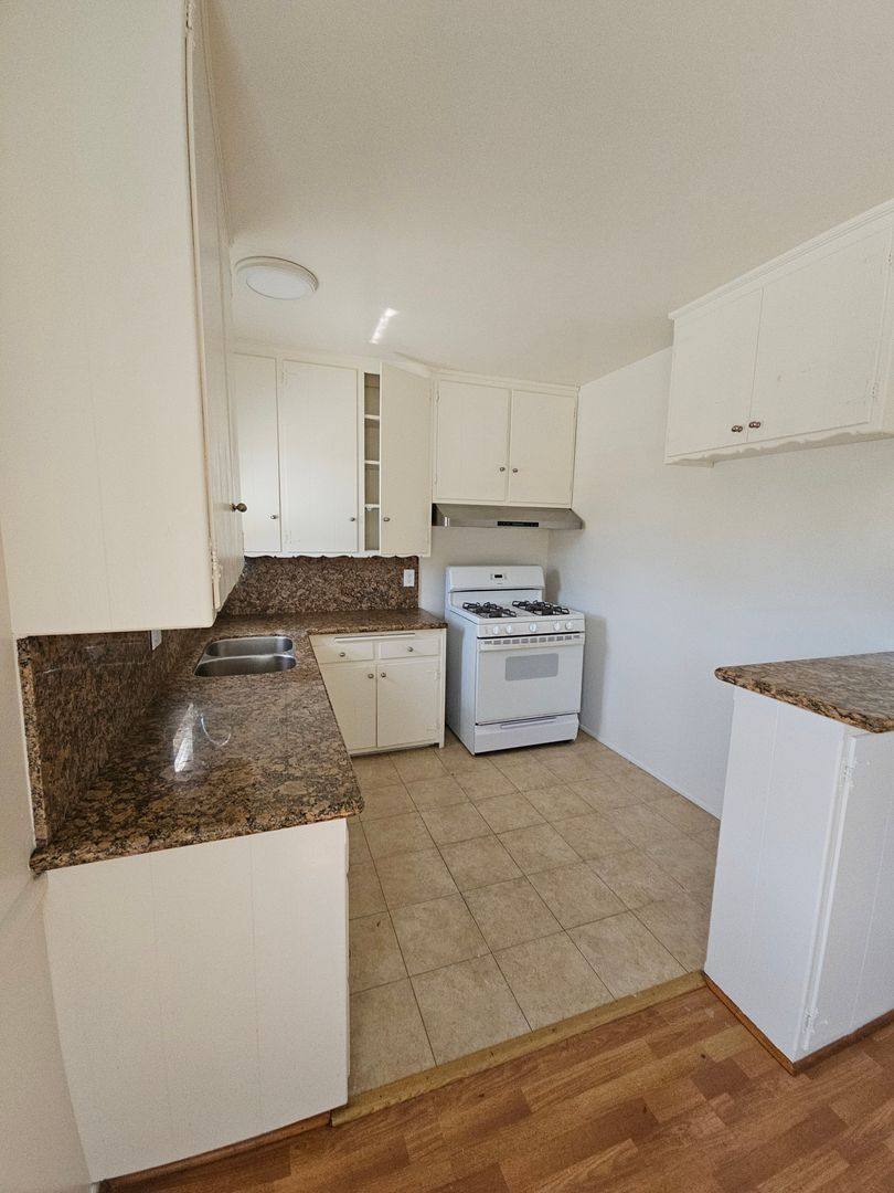 Apartment for rent at 217 S Jackson St, Glendale, CA 91205