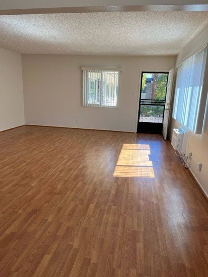 Apartment for rent at 217 S Jackson St, Glendale, CA 91205