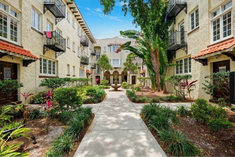 Condo for rent at 2117 W Dekle Ave, Tampa, FL 33606