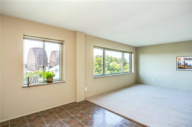 Condo for rent at 4550 Warwick Blvd #909, Kansas City, MO 64111