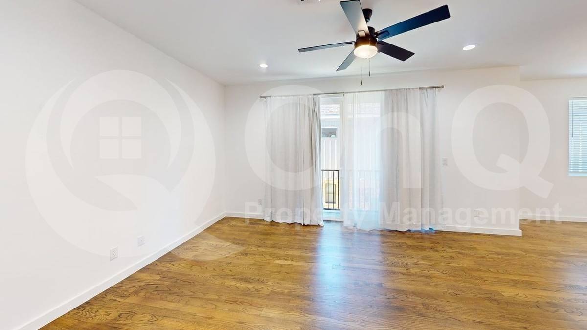 Townhouse for rent at 1552 Cosette Dr, Dallas, TX 75215