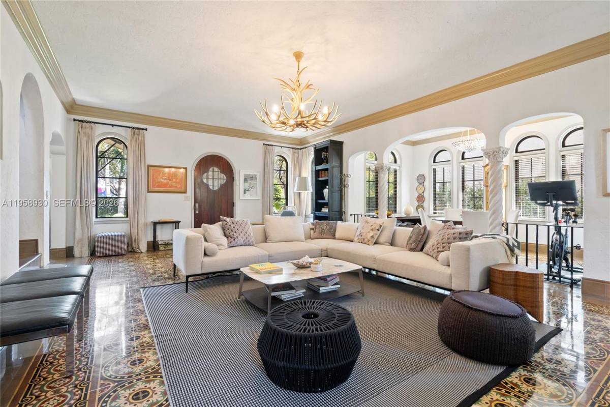 House for rent at 2330 Prairie Ave #SFH, Miami Beach, FL 33140