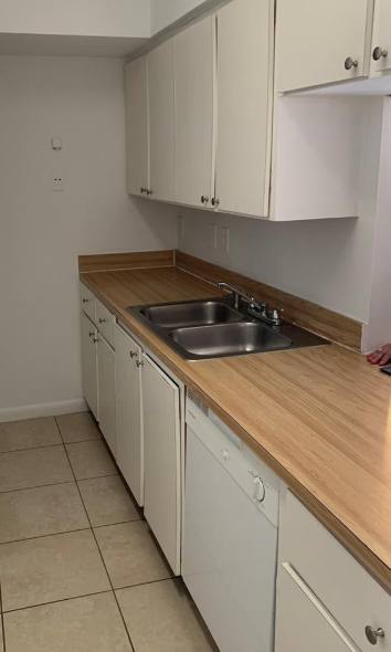 Apartment for rent at 18322 NW 68th Ave, Hialeah, FL 33015