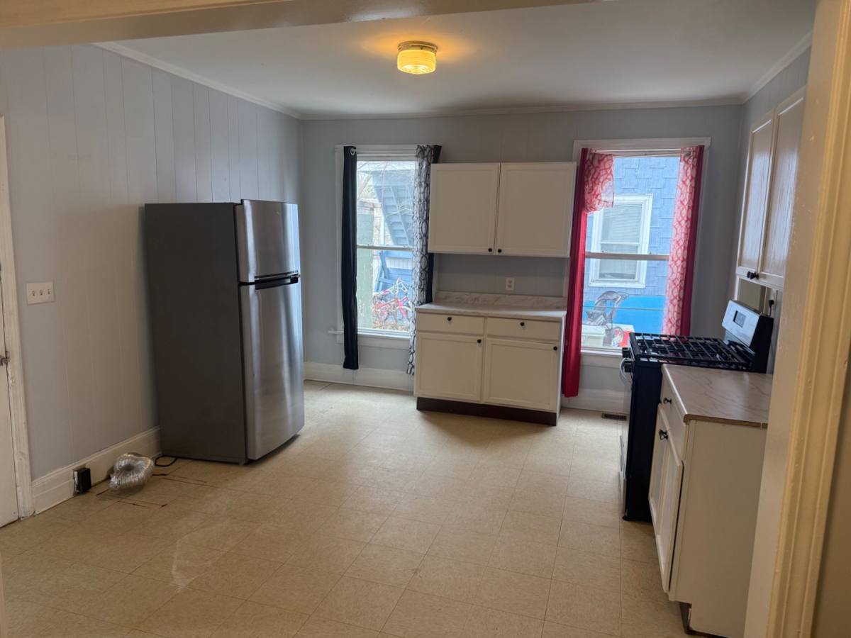 Apartment for rent at 201 Auburn St #1, Manchester, NH 03103