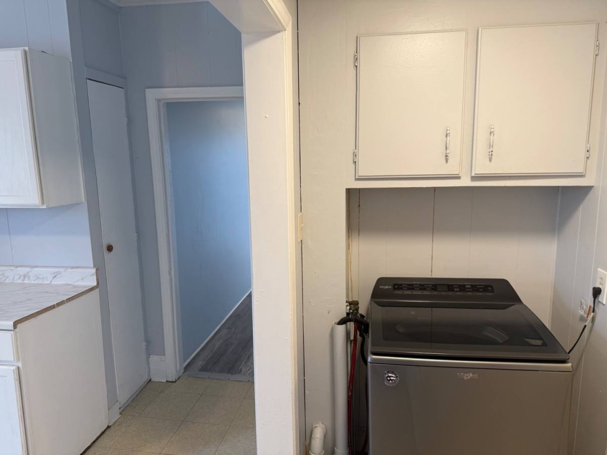 Apartment for rent at 201 Auburn St #1, Manchester, NH 03103
