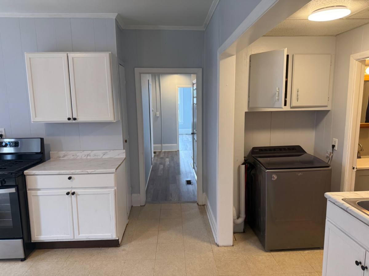 Apartment for rent at 201 Auburn St #1, Manchester, NH 03103