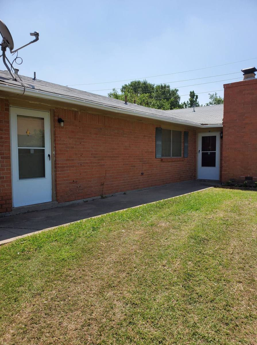 Townhouse for rent at 4708-B NW Motif Manor Blvd, Lawton, OK 73505