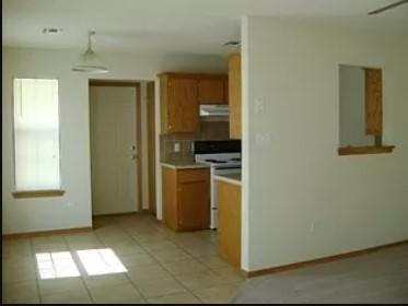 Townhouse for rent at 1905-B SW E Ave, Lawton, OK 73501