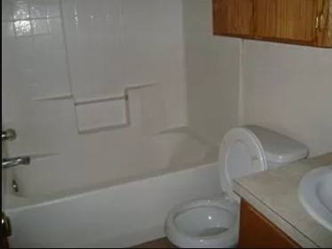 Townhouse for rent at 1905-B SW E Ave, Lawton, OK 73501