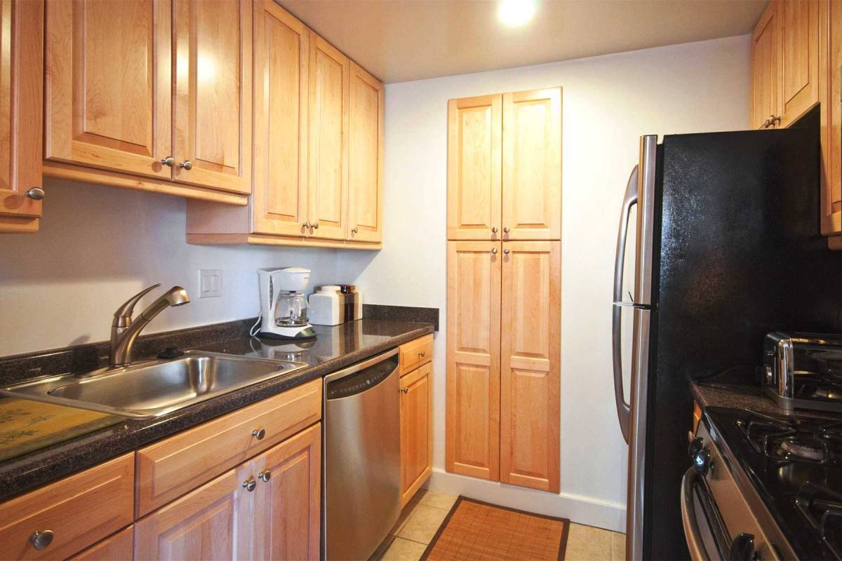 Apartment for rent at 563 VFW Parkway, Chestnut Hill, MA 02467