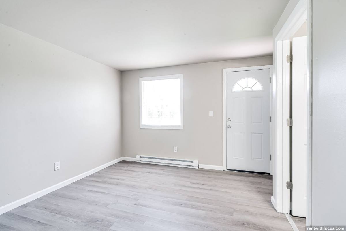 Apartment for rent at 1031 Hunt Ave, Neenah, WI 54956