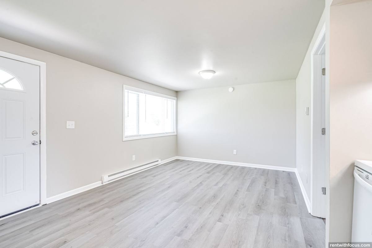 Apartment for rent at 1031 Hunt Ave, Neenah, WI 54956
