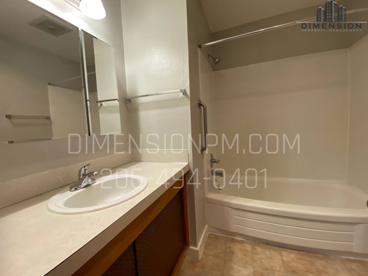Apartment for rent at 114 129th St S, Tacoma, WA 98444
