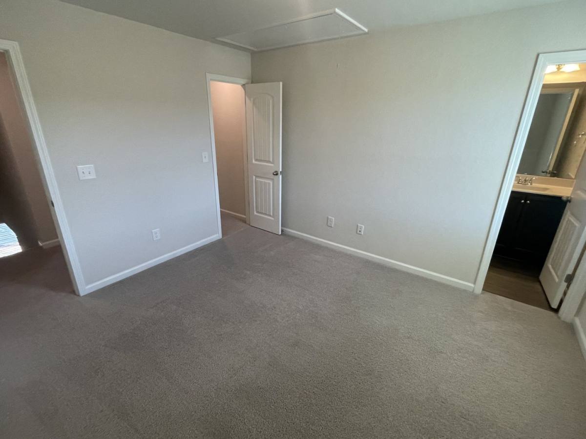 Townhouse for rent at 2057 Wiggins Village, Youngsville, NC 27596