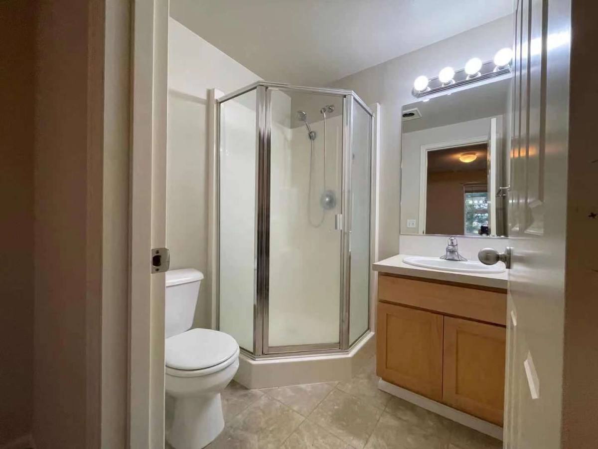 Townhouse for rent at 12531 27th Ave NE, Seattle, WA 98125