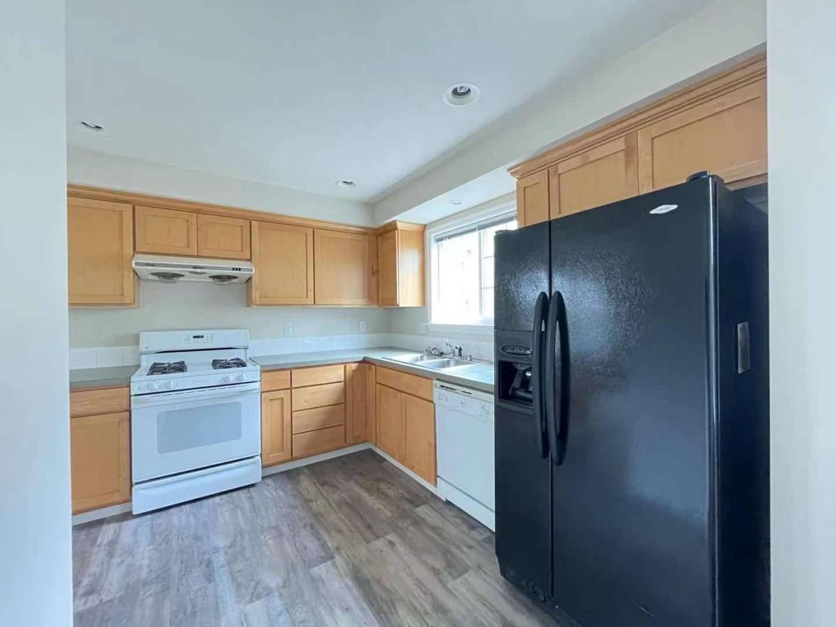 Townhouse for rent at 12531 27th Ave NE, Seattle, WA 98125