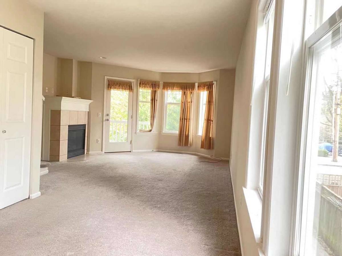 Townhouse for rent at 12531 27th Ave NE, Seattle, WA 98125
