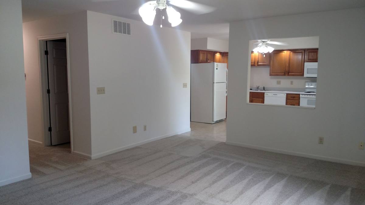 Apartment for rent at 806, 910 Hartwell Dr, Savoy, IL 61874