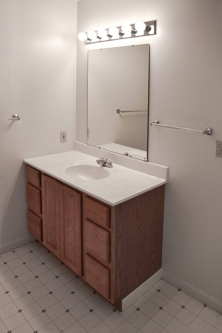 Apartment for rent at 806, 910 Hartwell Dr, Savoy, IL 61874