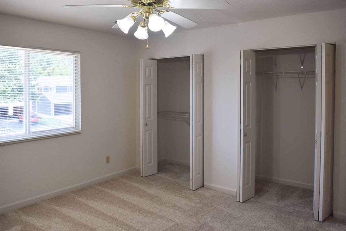 Apartment for rent at 806, 910 Hartwell Dr, Savoy, IL 61874