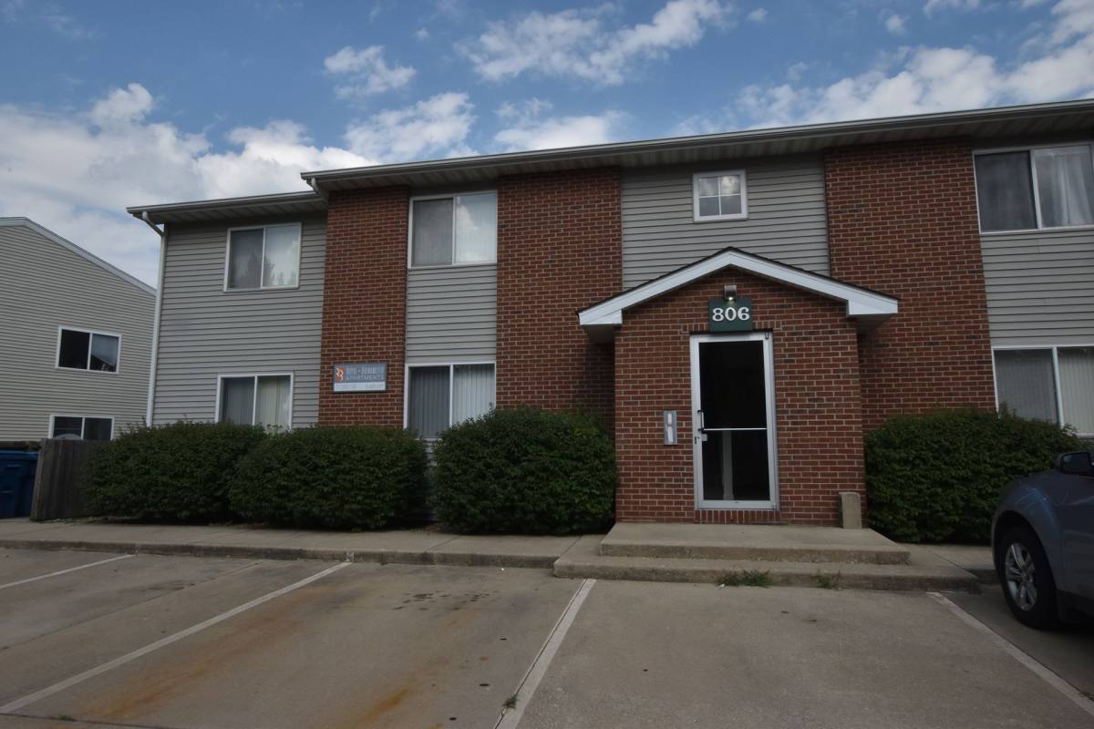 Apartment for rent at 806, 910 Hartwell Dr, Savoy, IL 61874