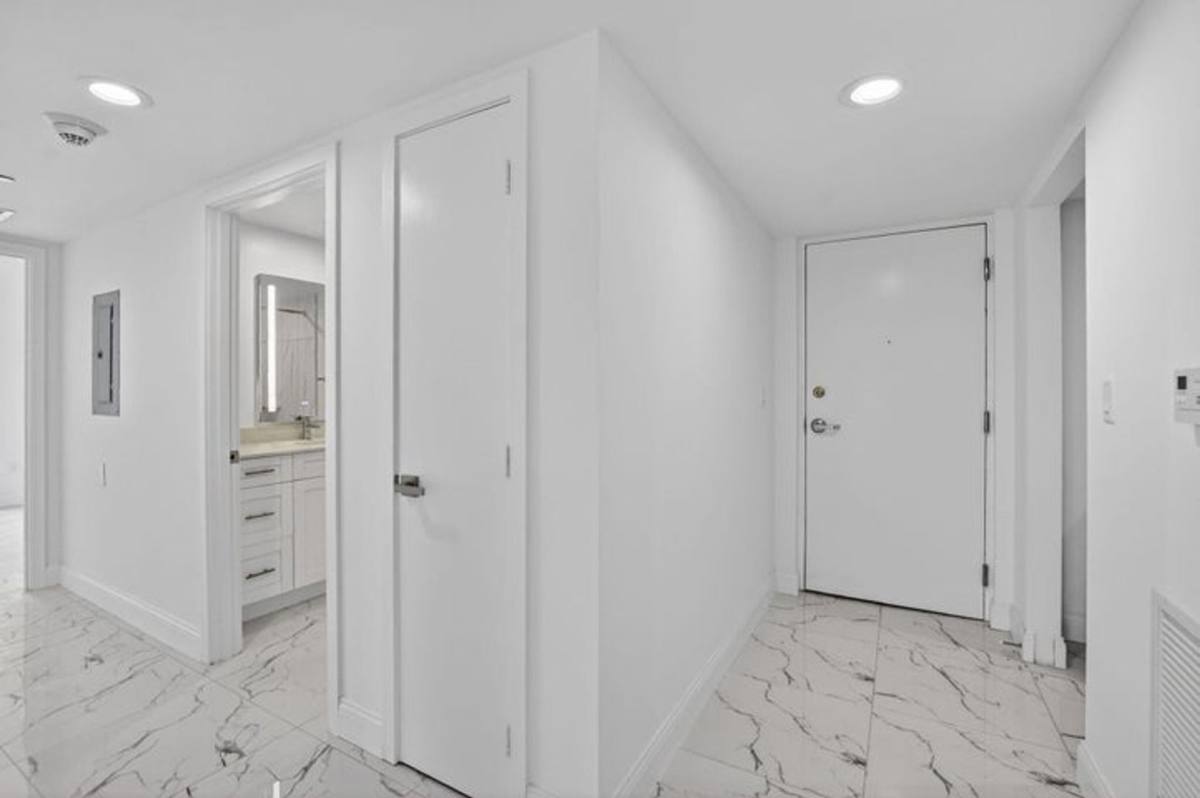 House for rent at 250 W Hidden Valley Blvd, Boca Raton, FL 33487