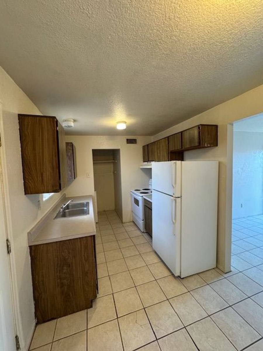 Townhouse for rent at 446 E Pastime Rd, Tucson, AZ 85705