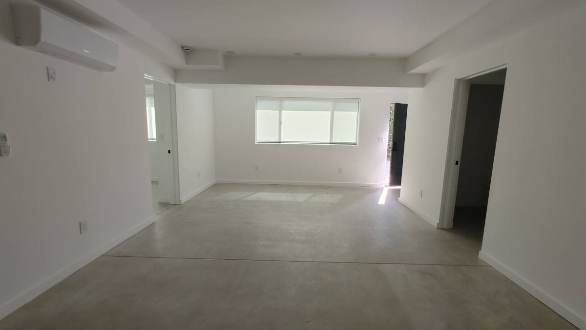 Apartment for rent at 2821 Colorado Ave, Santa Monica, CA 90404