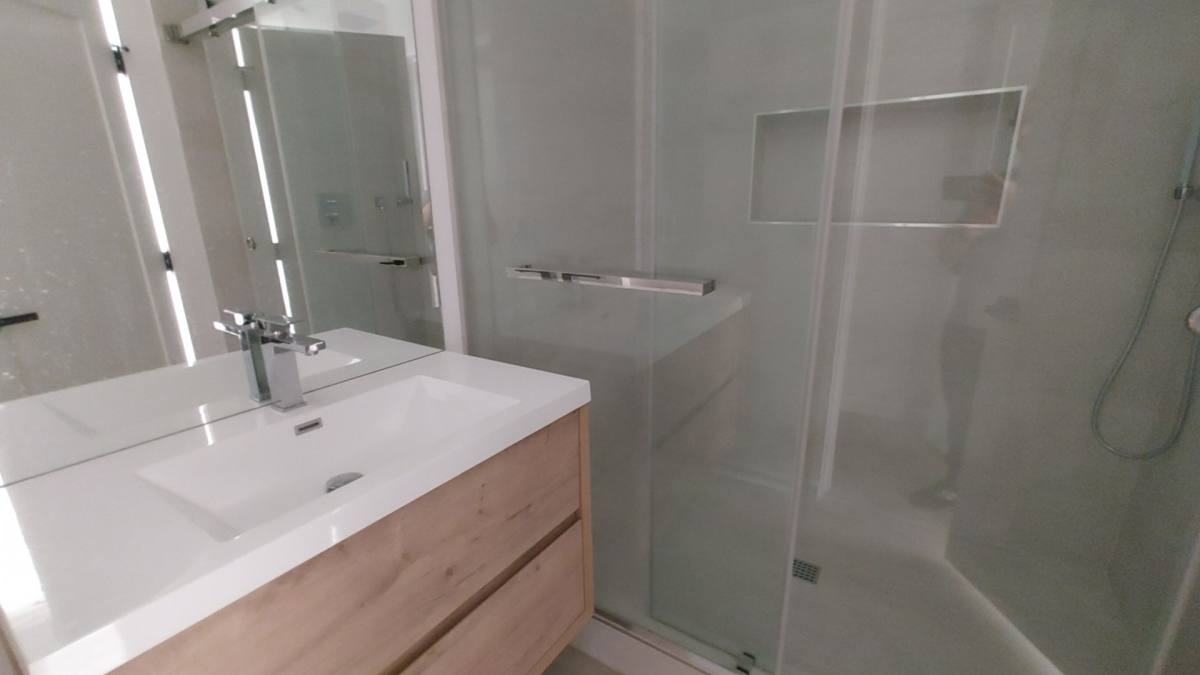 Apartment for rent at 2821 Colorado Ave, Santa Monica, CA 90404
