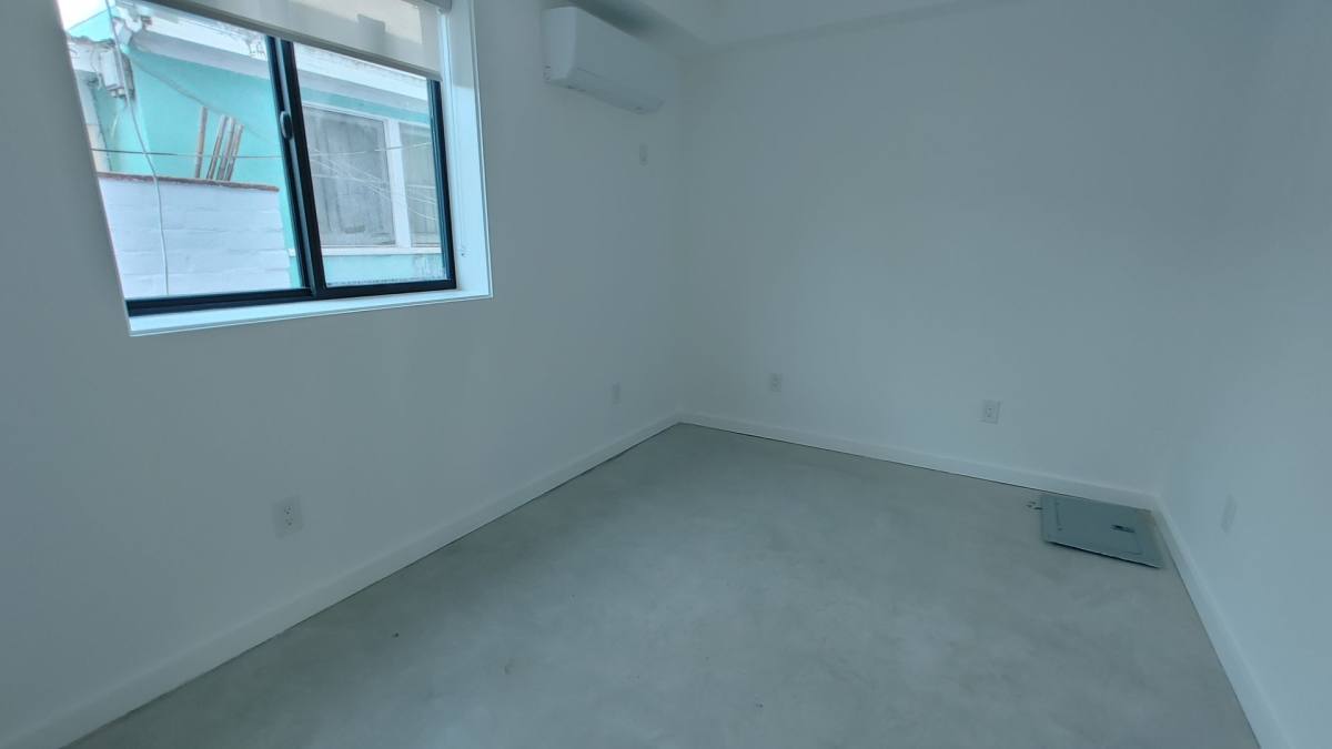Apartment for rent at 2821 Colorado Ave, Santa Monica, CA 90404