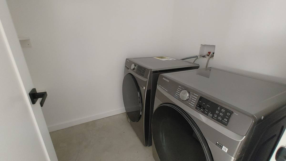 Apartment for rent at 2821 Colorado Ave, Santa Monica, CA 90404