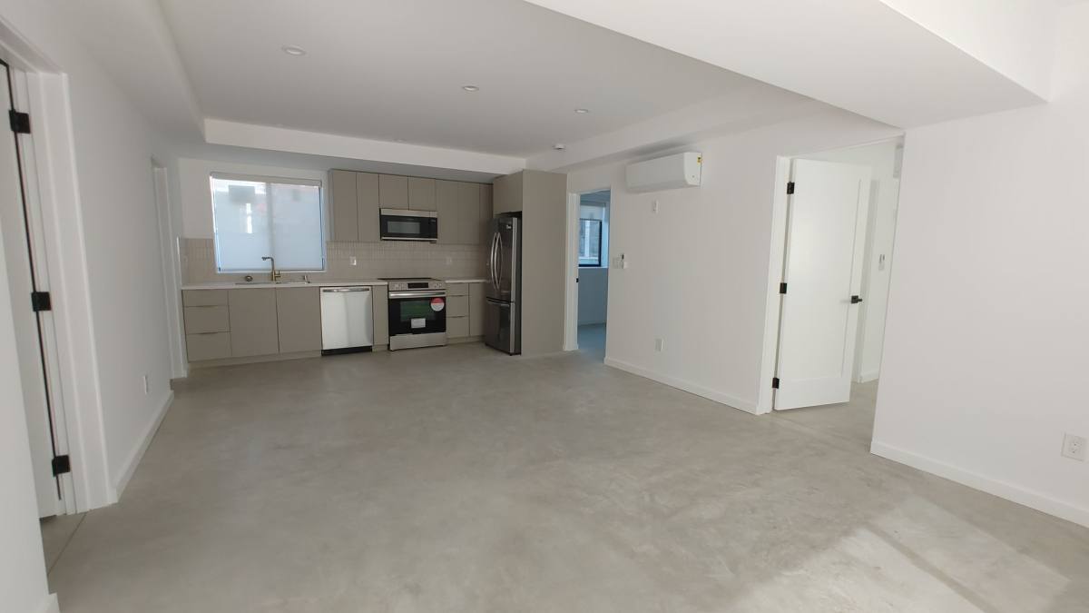 Apartment for rent at 2821 Colorado Ave, Santa Monica, CA 90404