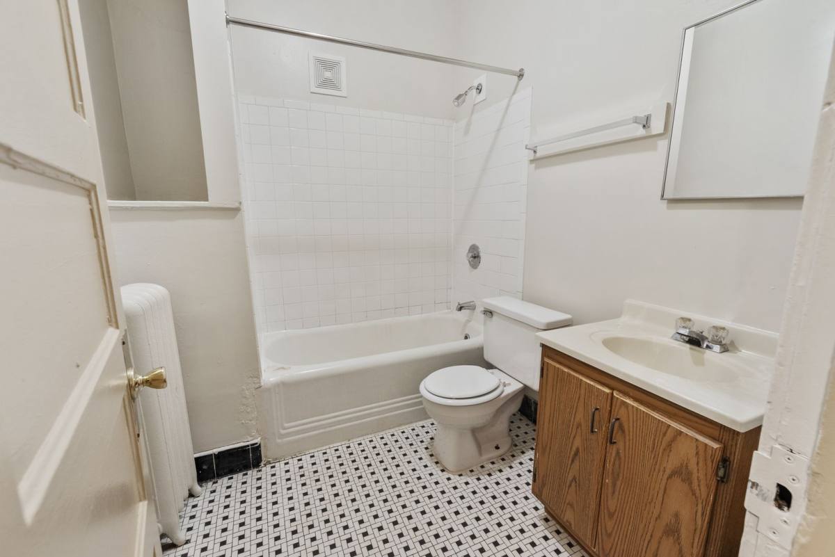 Apartment for rent at 819-21 N 21st, Milwaukee, WI 53233