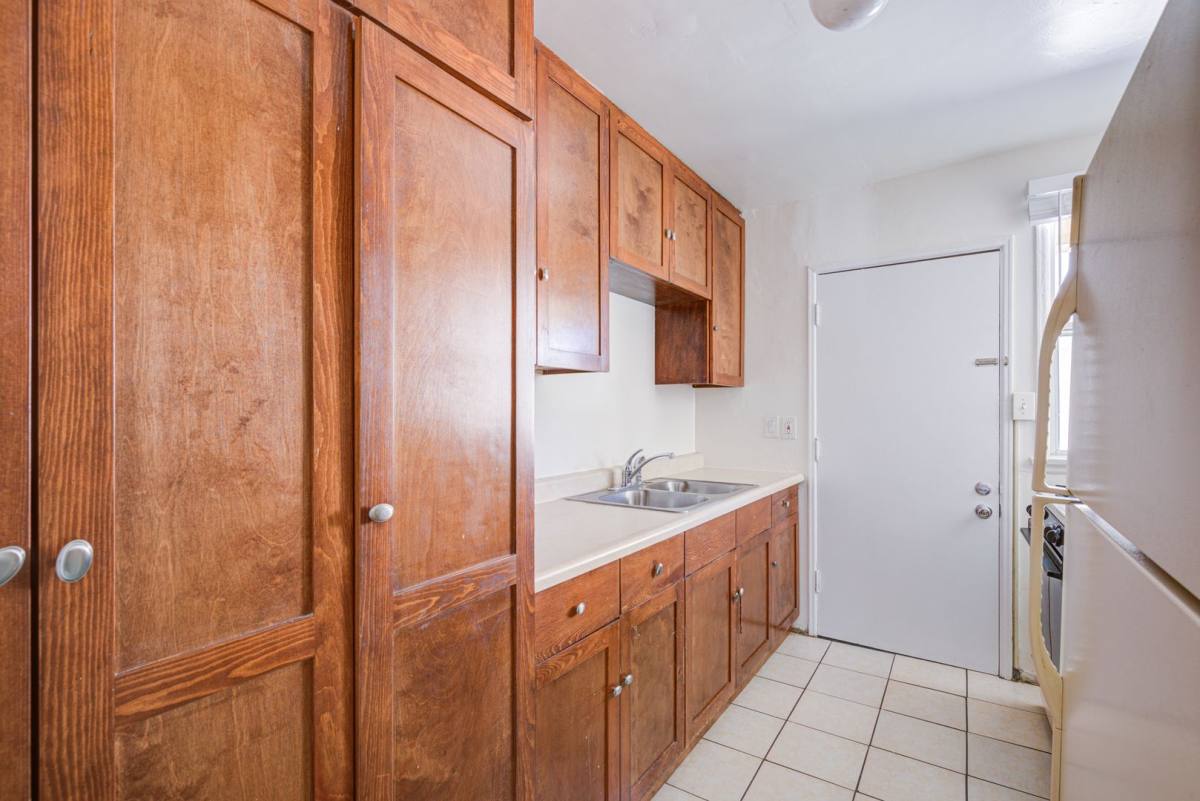 Apartment for rent at 5700 Corbett St, Los Angeles, CA 90016